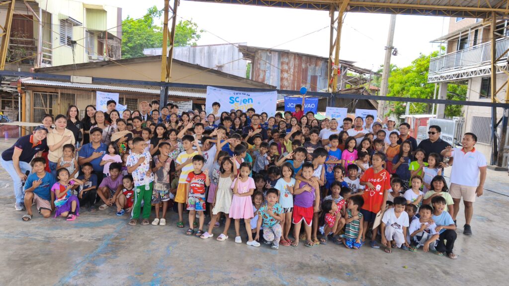 Sciensaya Year 2 brought science education for children to more than 200 young learners in Brgy. 76-A Bucana through engaging STEM activities and hands-on experiments.